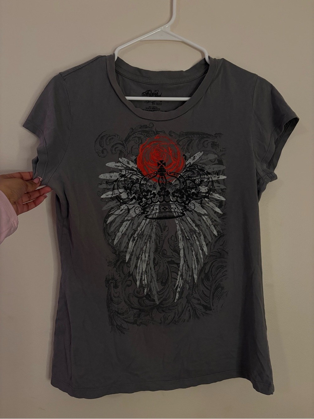 Women's Gray Graphic Wing Tee with Red Crest Accent